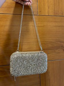 Sparkling Clutch