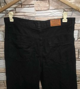 Black Straight-fit Jeans