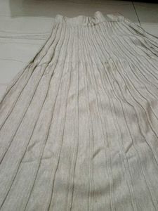 Pleated long Skirt