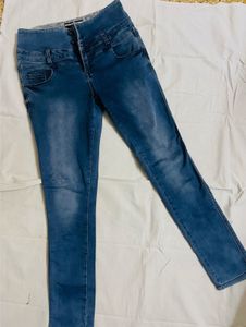 4 Jeans And 1 Dangri