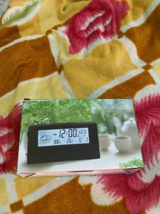Modern Clock Best Look In House With Up Side Snoo