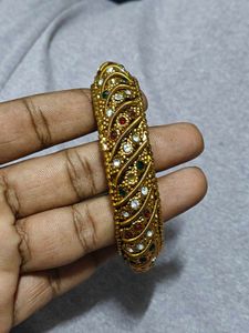 Vintage Gold Tone Bangle Bracelet