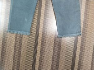 Q-47 Size 28 Slim Fit Women Denim Capri