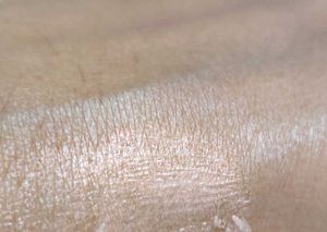 Dot &amp; Key Strobe Cream