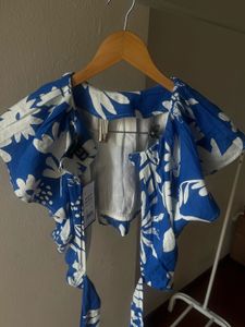 NEW LOOK Floral Blue Crop Top
