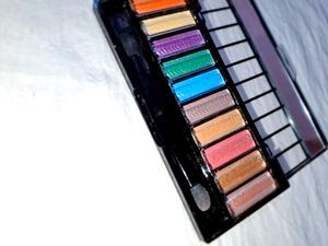 Eyeshadow Pallette With Applicator