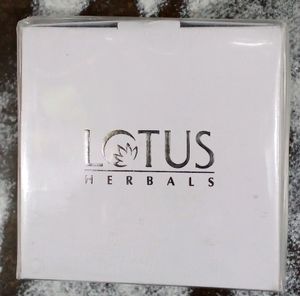 Lotus Herbals White Glow Gel Cream 40gm