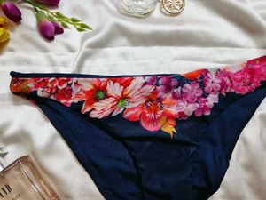 🇳🇿💫💗 Floral Bikini Bottom