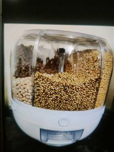 Rotating Food Storage Container