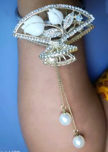 Pearl &amp; Rhinestone Floral Hair Clip
