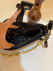 Chic Black Handbag