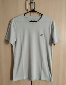 Nike T-Shirt - Casual Style