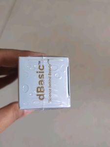 dBasic Sunscreen SPF 50