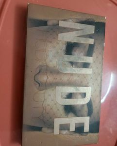 Huda Beauty Eyeshadow Palette