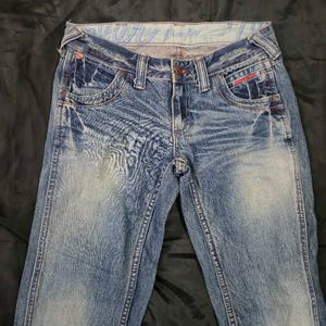 straight fit Y2K denim