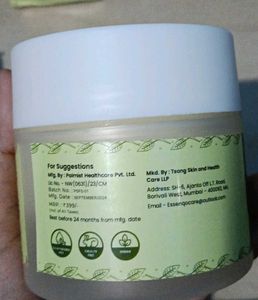 ESSENQO Face Scrub