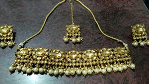 Elegant Gold-Tone Pearl Choker Necklace