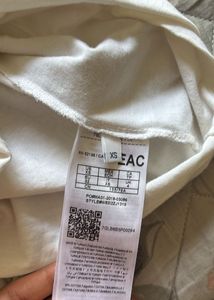 Guess Logo Tee - Women&#39;s Size Xs