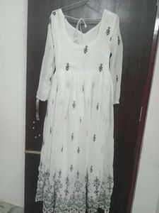 White Embroidered Kurta