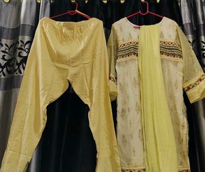 Pakistani Suit Organza N Cotton Plzo. Shifa Dupatt