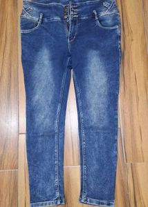 Stylish Blue Denim Jeans for women