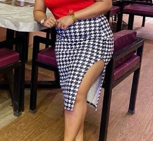 Houndstooth Pencil Skirt