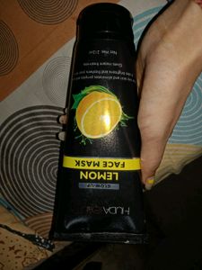 Huda Beauty Lemon Face Mask