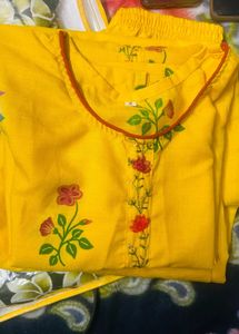 Yallow Women Kurta Set