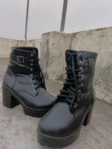 Black Ankle Boots || (used only once)