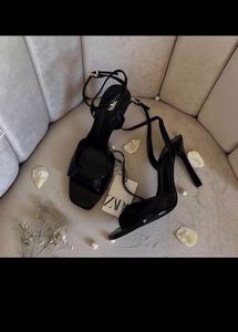 ✨ ZARA Glossy Black Strappy Heels 👠