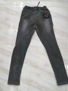 Selling A Used Stretchable Jeans