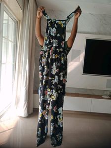 Fix price black Flower printed dungaree