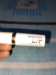 MyGlamm LIT Lipstick