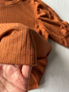 Rust Ribbed Puff Sleeve Top -S