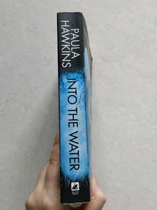 Into the Water - Paula Hawkins