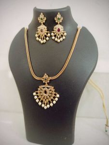 Jewellery Set With Pearl Drop