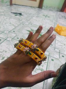 Thread Bangle In Kundan Design