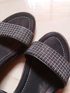 Black Sandle