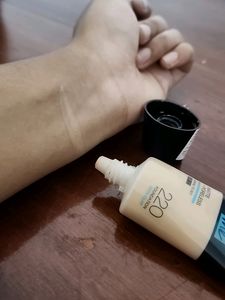 Maybelline 220 Fit Me Foundation