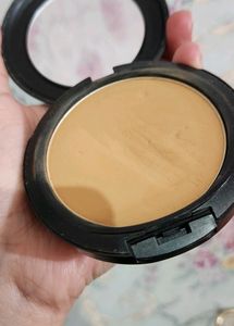M.A.C StudioFix PowderPlus Compact Foundation NC45