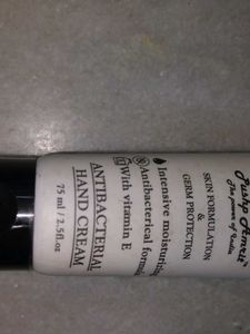 ANTIBACTERIAL HAND CREAM ♡♡