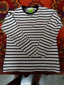 White N Black Winter Top