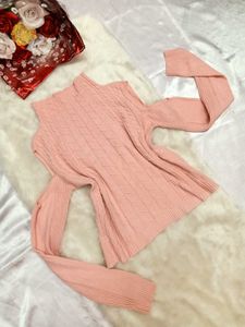 🌸Elegant Pink Cold Shoulder Sweater🌸