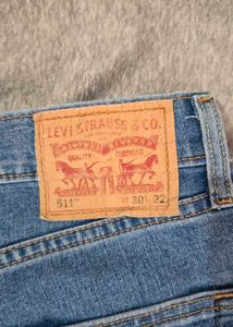 Levi&#39;s Blue Denim Jeans Light Fade Stretchable