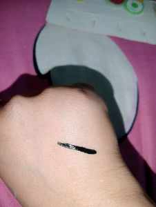 Liquid EYELINER