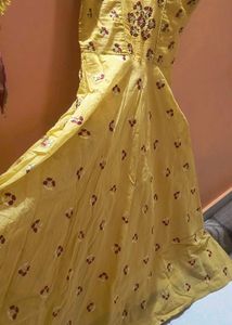 Elegant Yellow Ethnic Gown