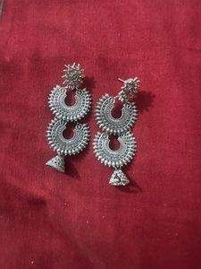 7 sets of jhumkas, ₹50 each, All buy get 1 free.