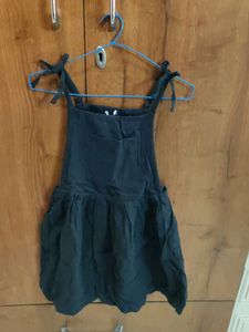 Girl Black dress 4-5 years