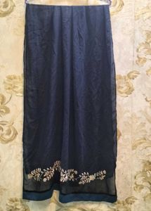 Elegant Embroidered Sleeve Abaya.Size 42.Length 55