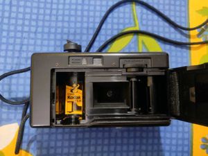 Kodak Kroma 35 Film Camera - Vintage!